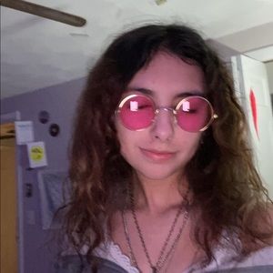 Meet your Posher, Carrin